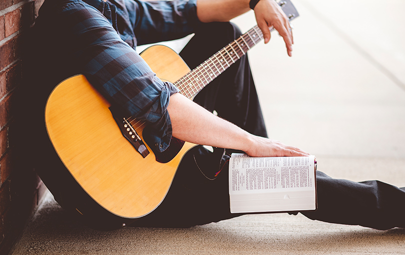 a música cristã pode fortalecer sua fé em Deus