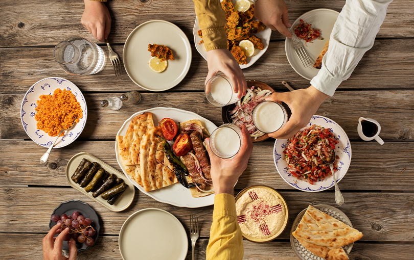 Como celebrar a comunhão entre amigos de forma criativa?